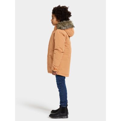 Didriksons Oxid Kids Parka, varm børnejakke med aftagelig hætte og syntetisk pels, justerbare ærmeender, refleksdetaljer og flere praktiske lommer. Perfekt til barske vejrforhold