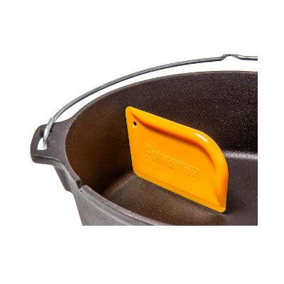 Petromax_Scraper_for_Dutch_Ovens_and_Skillets_1.jpg