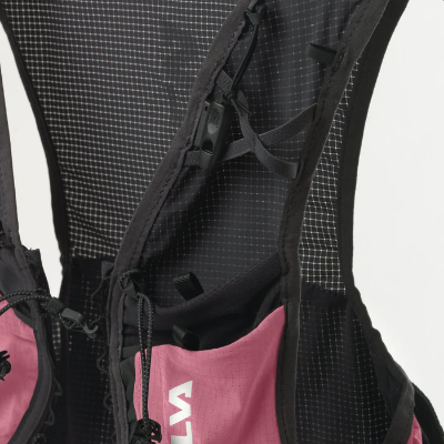 strive_fly_vest_rose_detail_2_f8aac434-b7cd-4bcb-a5d1-a520be795a95_3.png